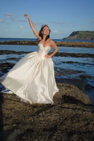 “当婚礼取消时,我的整个世界都崩溃了,但我的婚纱并没有浪费。”