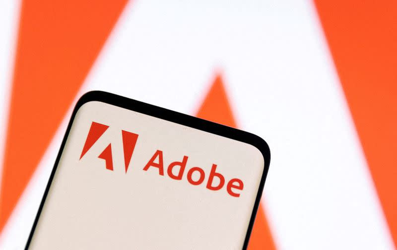 Adobe推出了手机版Photoshop，提供免费、低成本订阅选项