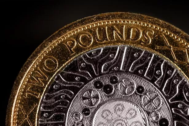 本周新铸造的2英镑硬币上有一个价值250英镑的错误——要注意什么
