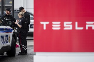 特斯拉的销量下降了13%，原因是马斯克的反弹、竞争和老旧的产品线让买家望而却步