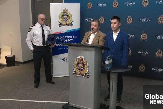梅蒂斯兄弟姐妹在温哥华新招募的警察中一起宣誓就职