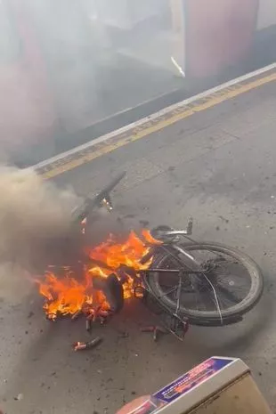 雷恩车站火灾:电动自行车起火,造成交通混乱,乘客被疏散