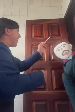 与布娃娃结婚的女子宣布怀“第四个孩子”