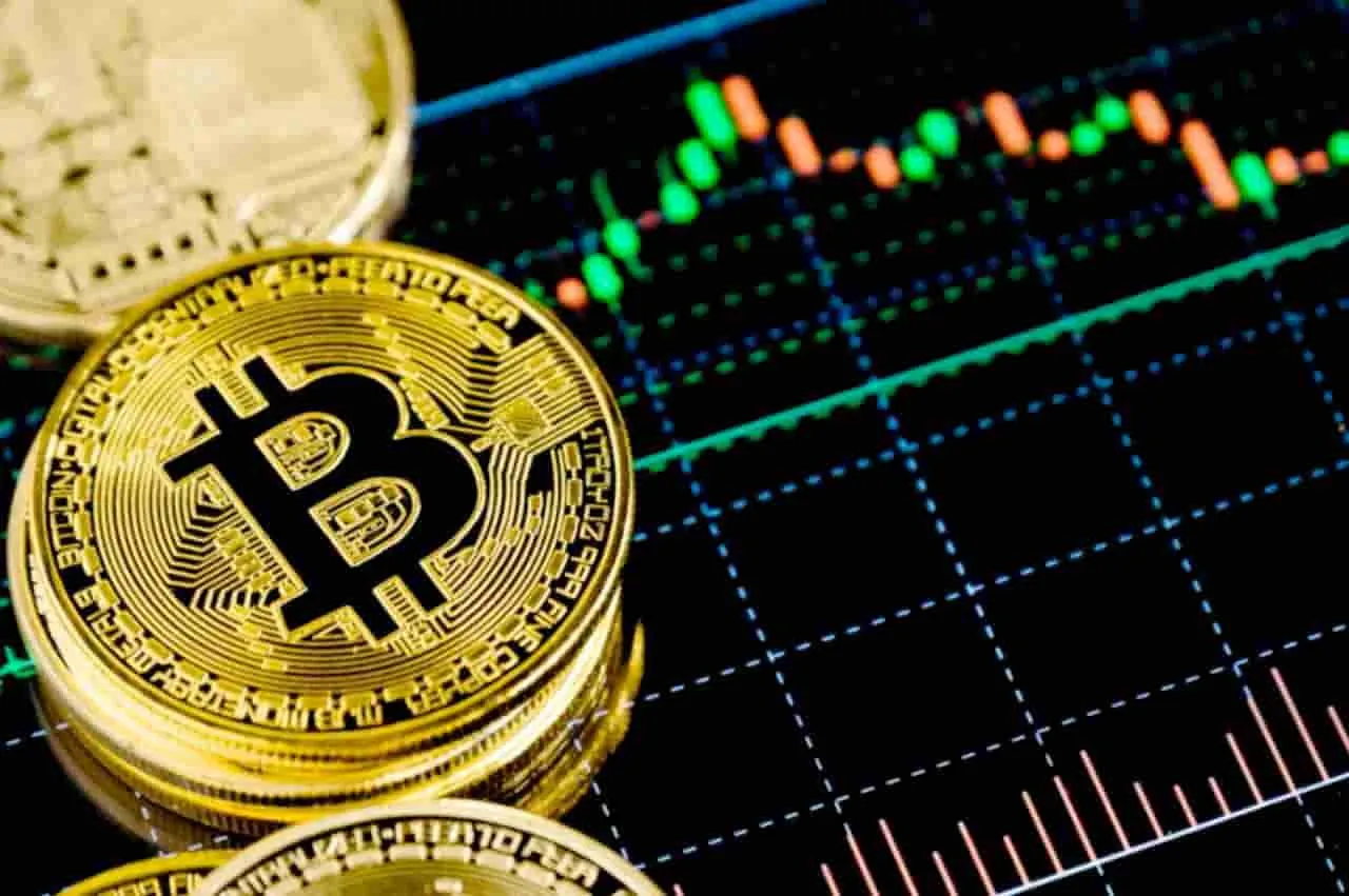 比特币的图表模式显示，到2025年初，比特币可能达到14万美元